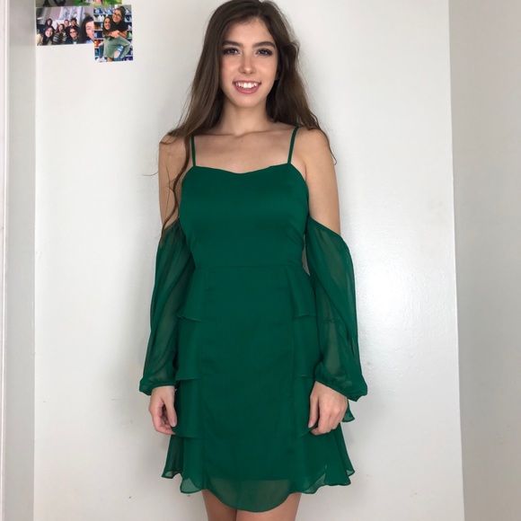 SOLD🛒 RUFFLY GREEN PEASANT DRESS - Picture 2 of 5